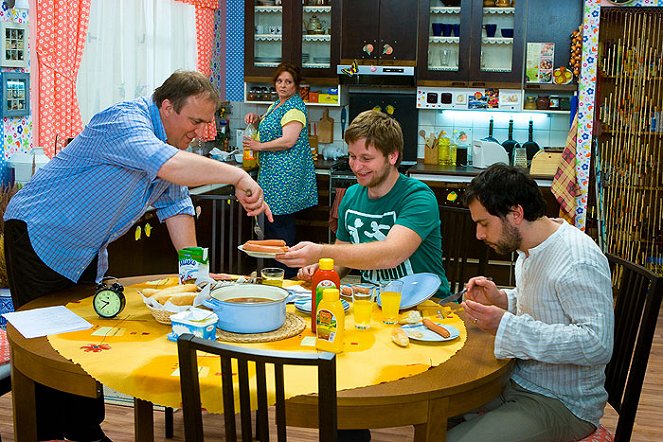 Sekerovci - Kuvat elokuvasta - Eugen Libezniuk, Tatiana Kulíšková, Peter Brajerčík, Juraj Kemka