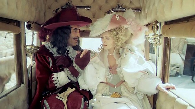 The Four Musketeers: Milady's Revenge - Photos - Christopher Lee, Faye Dunaway