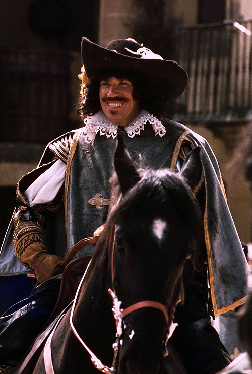 The Four Musketeers: Milady's Revenge - Photos - Frank Finlay