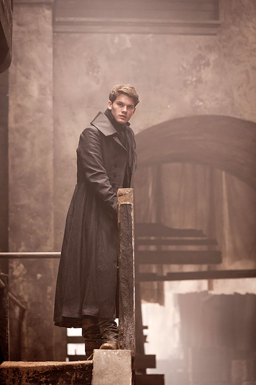 Great Expectations - Photos - Jeremy Irvine