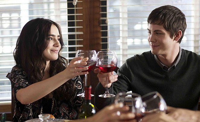 Un invierno en la playa - De la película - Lily Collins, Logan Lerman