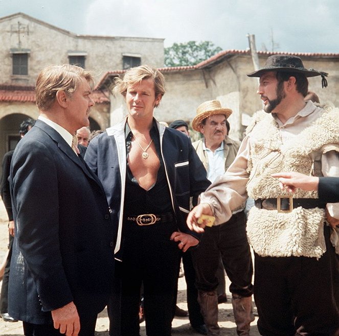 The Persuaders! - Do filme - Thorley Walters, Roger Moore