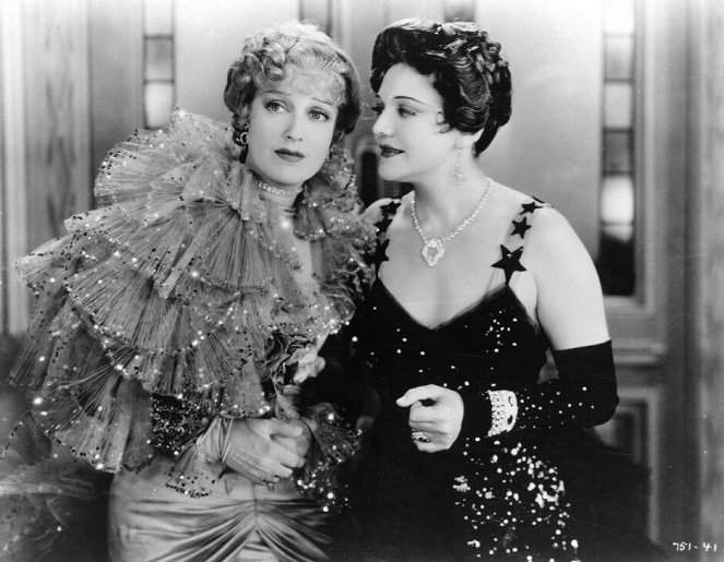 The Merry Widow - Photos - Jeanette MacDonald, Minna Gombell