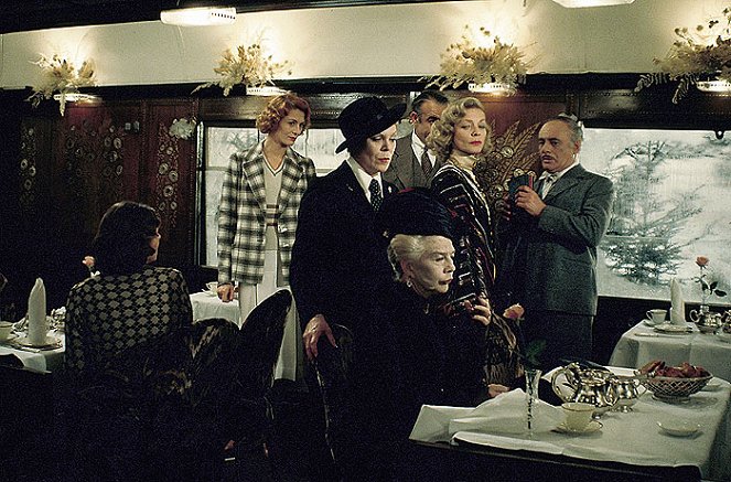 Vražda v Orient exprese - Z filmu - Vanessa Redgrave, Rachel Roberts, Sean Connery, Wendy Hiller, Lauren Bacall, Martin Balsam