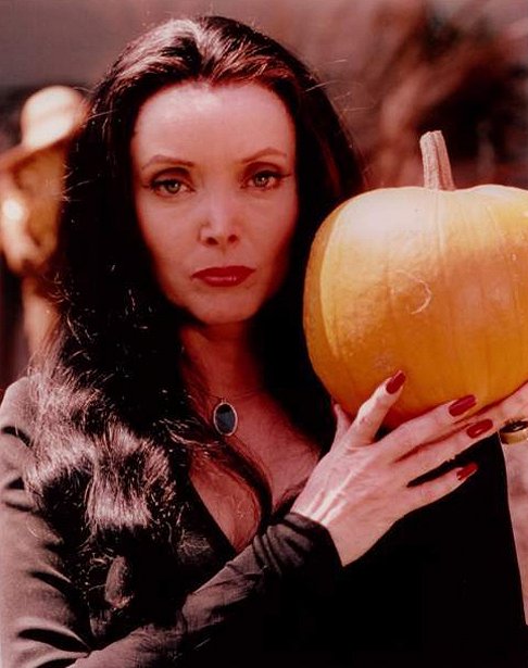 Halloween with the New Addams Family - Werbefoto - Carolyn Jones