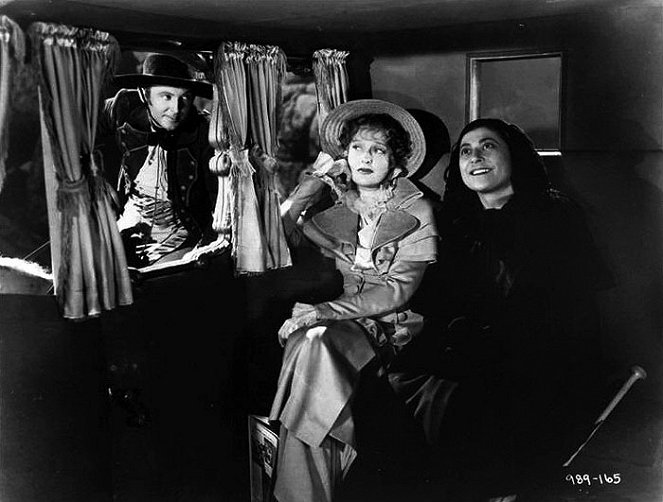 The Firefly - Film - Jeanette MacDonald, Belle Mitchell