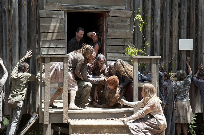 The Walking Dead - When the Dead Come Knocking - Van film - Andrew Lincoln, Norman Reedus