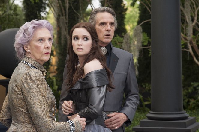 Sublimes créatures - Film - Eileen Atkins, Alice Englert, Jeremy Irons