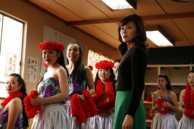Hula Girls - De la película - Yasuko Matsuyuki