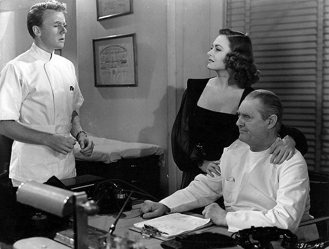 Dr. Gillespie's Criminal Case - Filmfotók - Van Johnson, Donna Reed, Lionel Barrymore