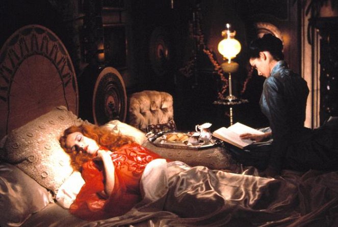 Bram Stoker's Dracula - Kuvat elokuvasta - Sadie Frost, Winona Ryder