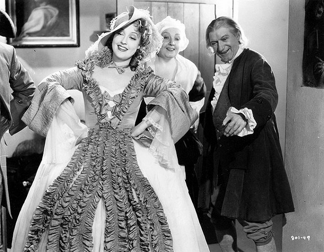 Naughty Marietta - Photos - Jeanette MacDonald, Joseph Cawthorn