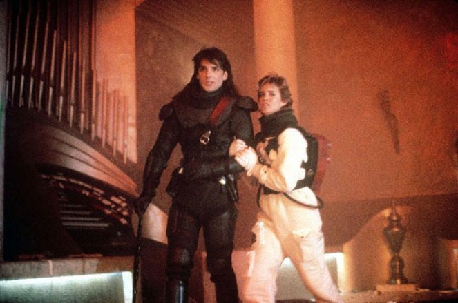 Nightflyers, la nave viviente - De la película - Michael Praed, Catherine Mary Stewart