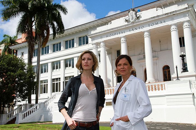Ein Schatz fürs Leben - Abenteuer in Panama - Van film - Julia Stinshoff, Angela Roy