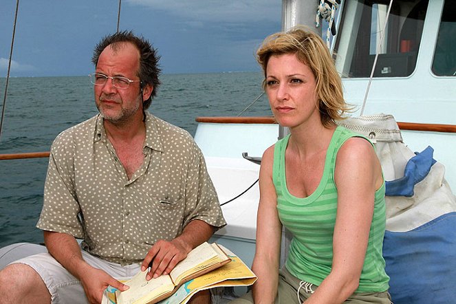Ein Schatz fürs Leben - Abenteuer in Panama - Van film - Marek Erhardt, Julia Stinshoff