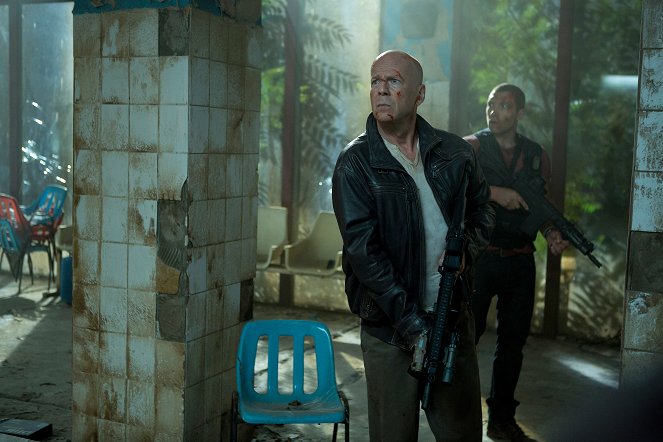 Smrtonosná past: Opět v akci - Z filmu - Bruce Willis, Jai Courtney