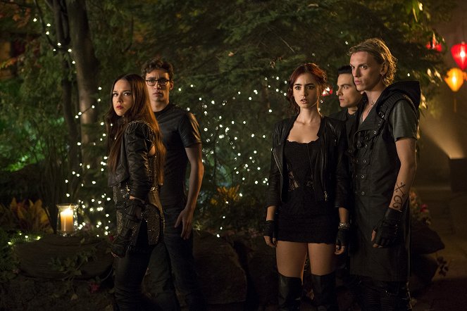 The Mortal Instruments: City of Bones - Photos - Jemima West, Robert Sheehan, Lily Collins, Kevin Zegers, Jamie Campbell Bower