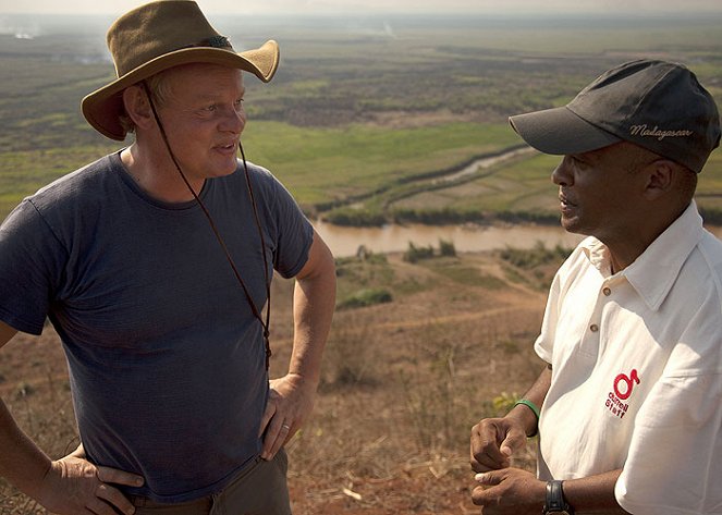 Martin Clunes: Last Lemur Standing - Photos