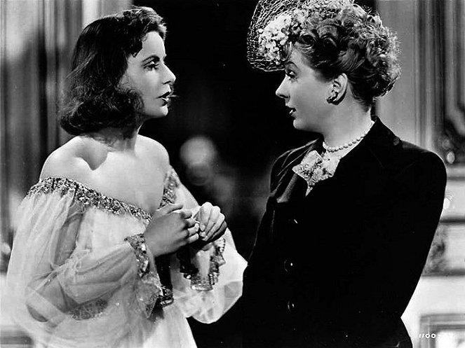 Ninotchka - Do filme - Greta Garbo, Ina Claire
