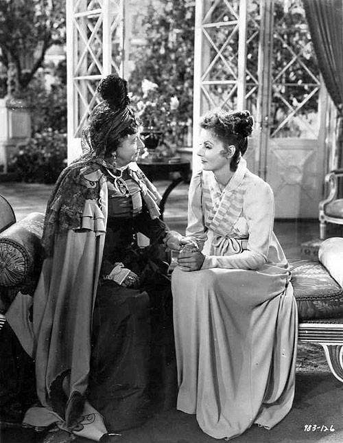 Walewska grófné - Filmfotók - Dame May Whitty, Greta Garbo