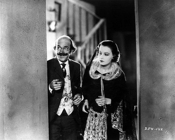 Entre naranjos - De la película - Lucien Littlefield, Greta Garbo