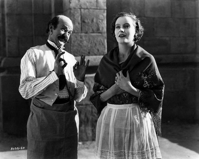Moderní Carmen - Z filmu - Lucien Littlefield, Greta Garbo