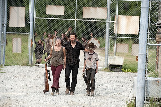 The Walking Dead - Kriegsrecht - Filmfotos - Melissa McBride, Andrew Lincoln, Chandler Riggs