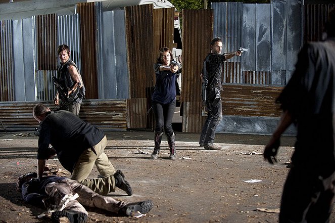 The Walking Dead - Az öngyilkos király - Filmfotók - Norman Reedus, Lauren Cohan, Andrew Lincoln
