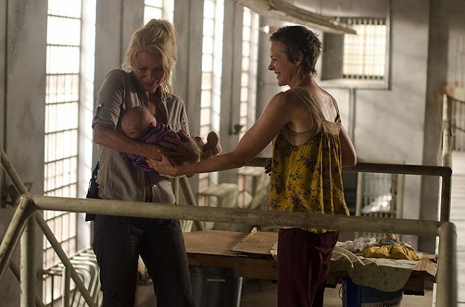 The Walking Dead - Entre deux feux - Film - Laurie Holden, Melissa McBride