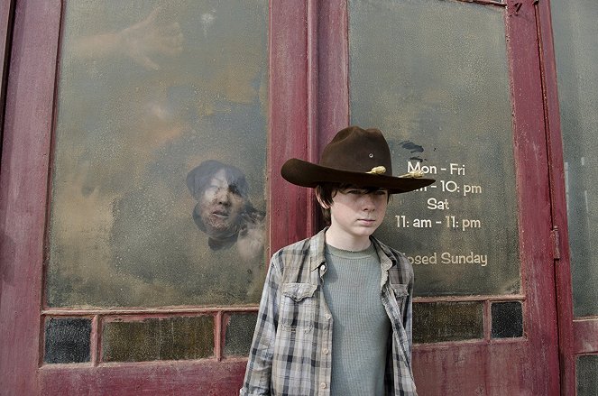 The Walking Dead - Gesichter der Toten - Filmfotos - Chandler Riggs