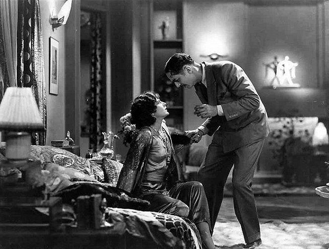 Interference - Do filme - Evelyn Brent, William Powell