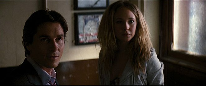 The Dark Knight Rises - Van film - Christian Bale, Juno Temple