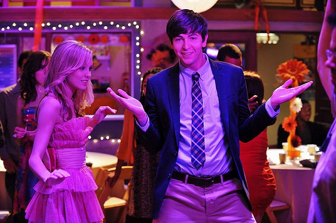 10 Things I Hate About You - Filmfotos - Meaghan Martin, Nicholas Braun