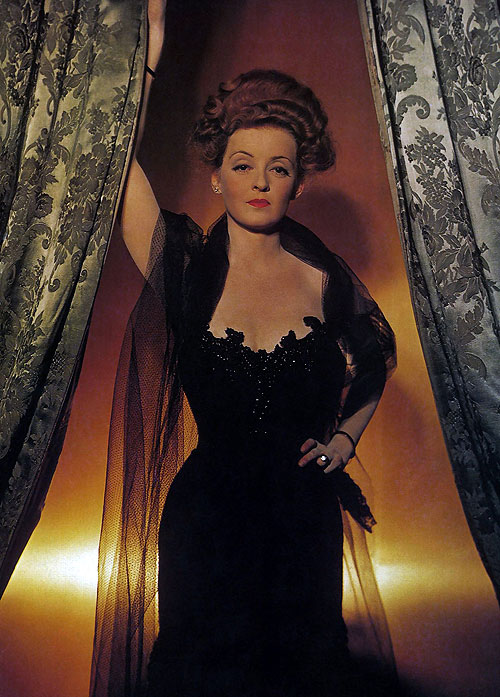 La Vipère - Film - Bette Davis