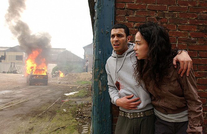 Frontière(s) - Film - Adel Bencherif, Karina Testa