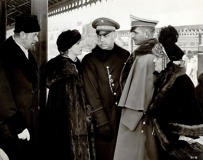 Anna Karenina - Filmfotók - Reginald Owen, Greta Garbo, Fredric March, May Robson