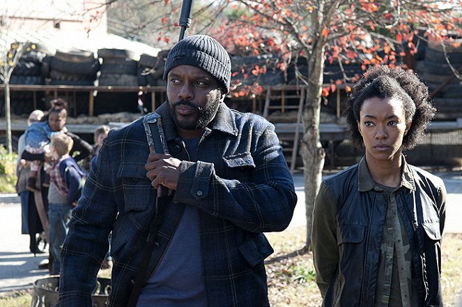 The Walking Dead - Welcome to the Tombs - Van film - Chad L. Coleman, Sonequa Martin-Green
