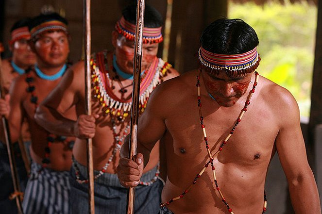 Do Amazonie za trofejemi ze zmenšených hlav - Z filmu