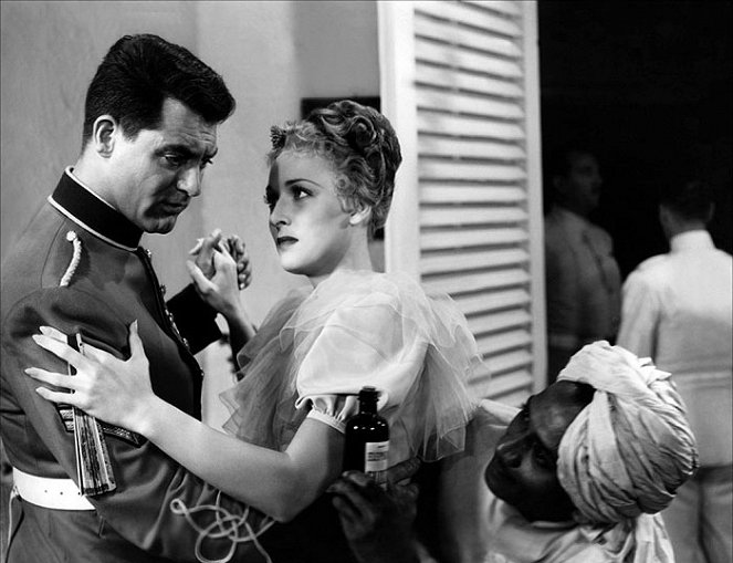 Gunga Din - Photos - Cary Grant, Sam Jaffe