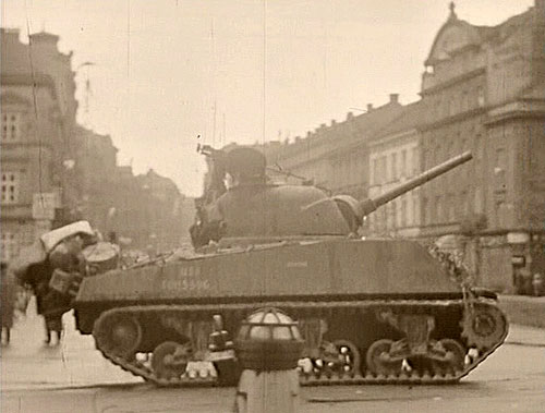 Pražské povstání v květnu 1945 aneb mezi Londýnem a Moskvou - Kuvat elokuvasta