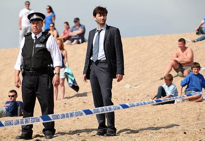 Broadchurch - A Town Wrapped in Secrets - Episode 1 - Photos - David Tennant