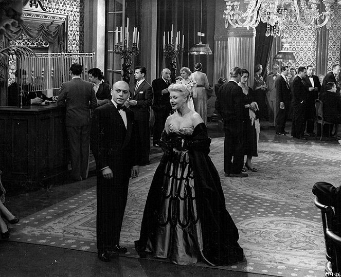 Twist of Fate - Photos - Herbert Lom, Ginger Rogers