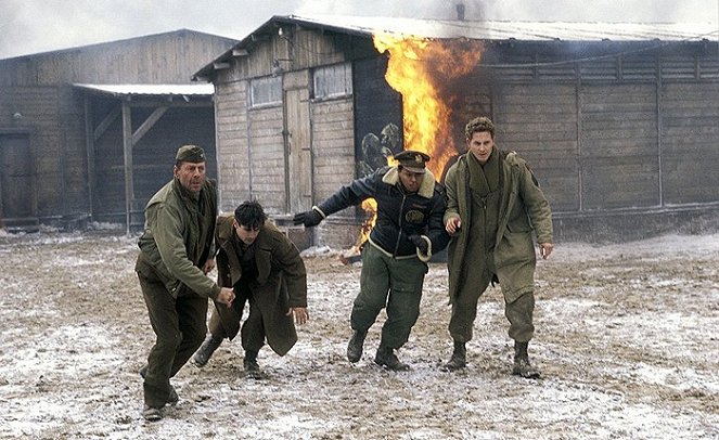 Wojna Harta - Z filmu - Bruce Willis, Colin Farrell, Terrence Howard, Cole Hauser