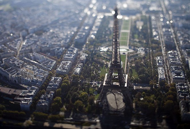 Paris, a Capital Tale - Van film