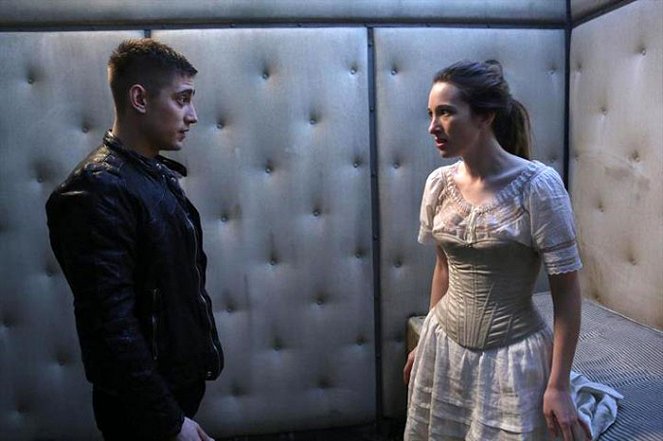 Once Upon a Time in Wonderland - Do filme - Michael Socha, Sophie Lowe