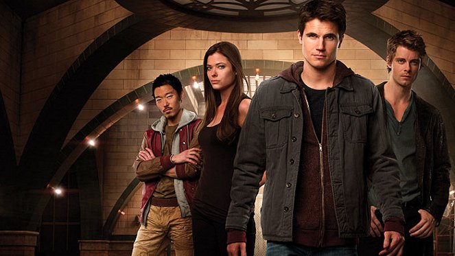 The Tomorrow People - Promokuvat - Aaron Yoo, Peyton List, Robbie Amell, Luke Mitchell