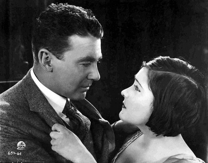 Manhandled - Van film - Tom Moore, Gloria Swanson