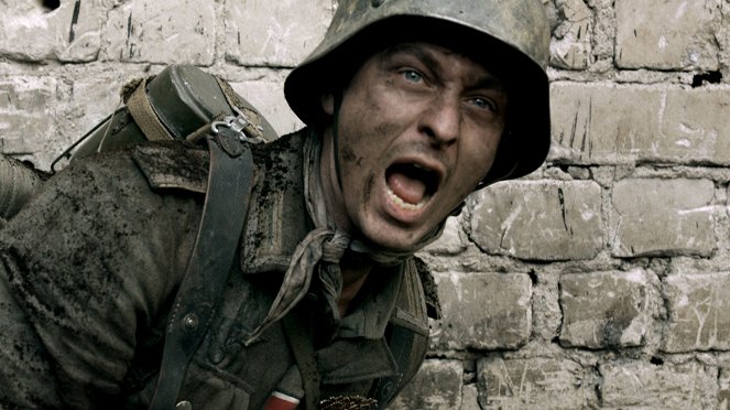 Generation War - Photos - Tom Schilling