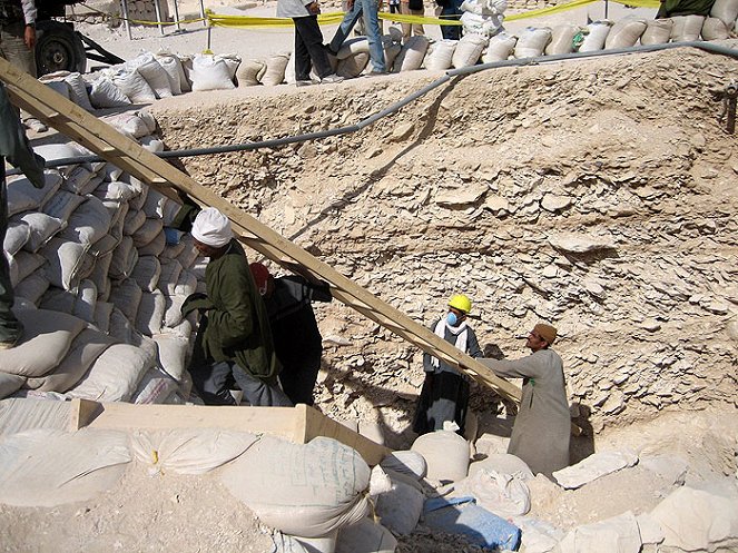 Objev nové hrobky v Egyptě - Z filmu