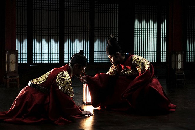 A férfi aki királyt játszott - Filmfotók - Byeong-heon Lee